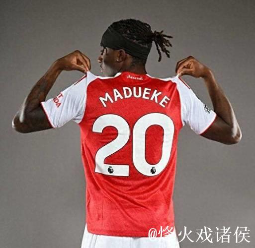 马杜埃凯在伦敦接受阿森纳体检，签约5年合同在即